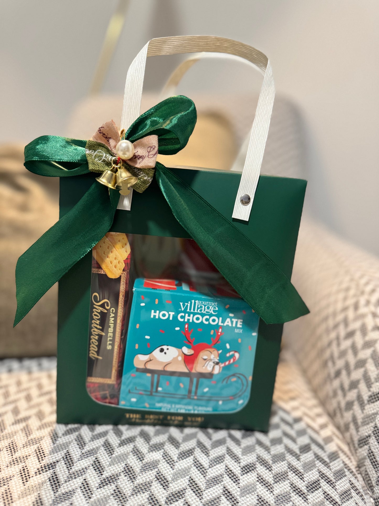 Holiday Gift Box Set – Christmas Hot Chocolate & Self-Care Treats | Festive Gift Bag for Friends, Family & Coworkers