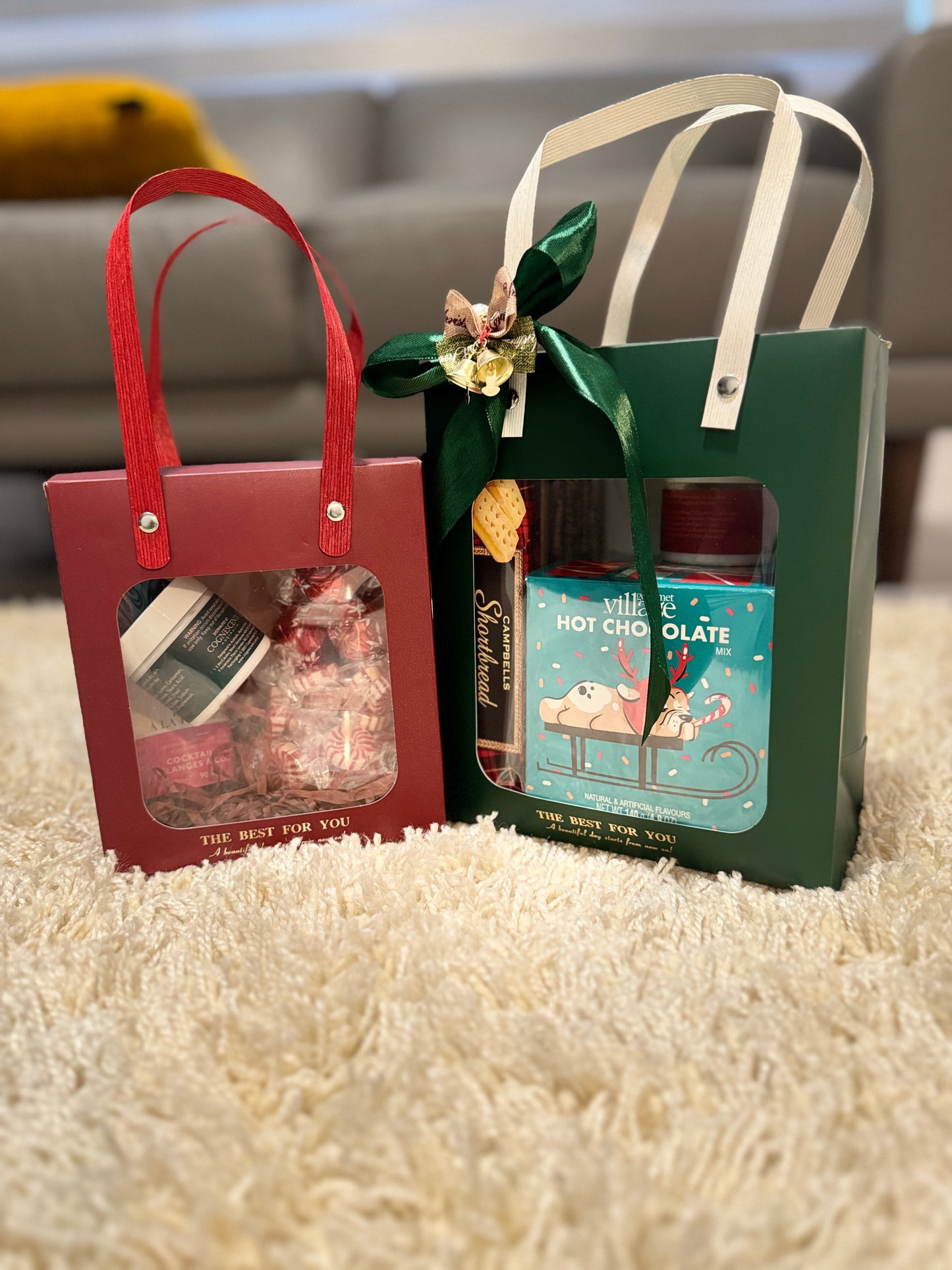 Holiday Gift Box Set – Christmas Hot Chocolate & Self-Care Treats | Festive Gift Bag for Friends, Family & Coworkers